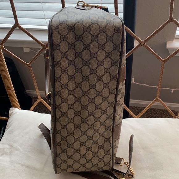 Gucci Brief Case 🧳 - Picture 3 of 10